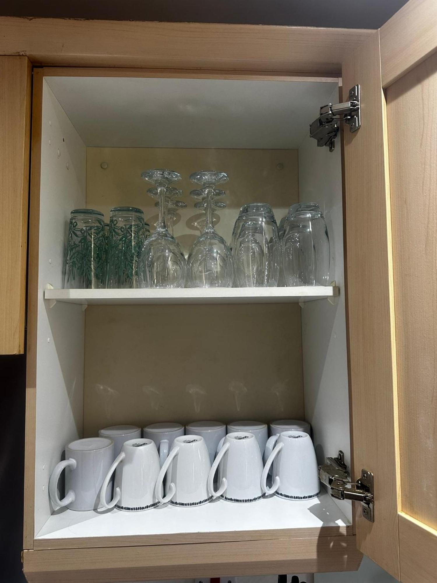 London 2 Bed 2 Bath Apartment Holiday Home - Free Parking - 3Min Walk To The Train Station - 19Min To London Liverpool Street 5Min To Victoria Line 1Gb Broadband Super Fast Internet Ground Floor 100S Of Shops Restaurants Bakeries 24-Hour Asda Superst Kültér fotó