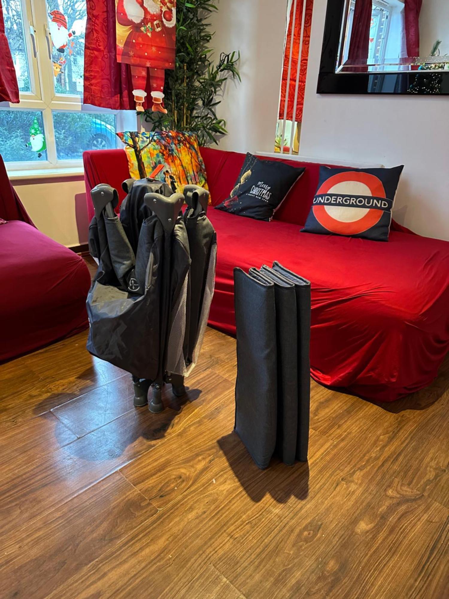 London 2 Bed 2 Bath Apartment Holiday Home - Free Parking - 3Min Walk To The Train Station - 19Min To London Liverpool Street 5Min To Victoria Line 1Gb Broadband Super Fast Internet Ground Floor 100S Of Shops Restaurants Bakeries 24-Hour Asda Superst Kültér fotó